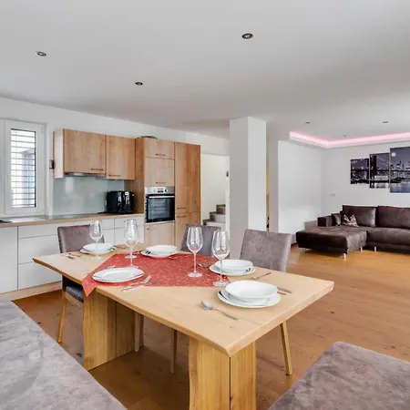 Prázdninový dům Ferienhaus-traum Mit Terrasse Und Whirlpool